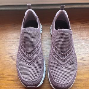 Skechers slip-on sneakers